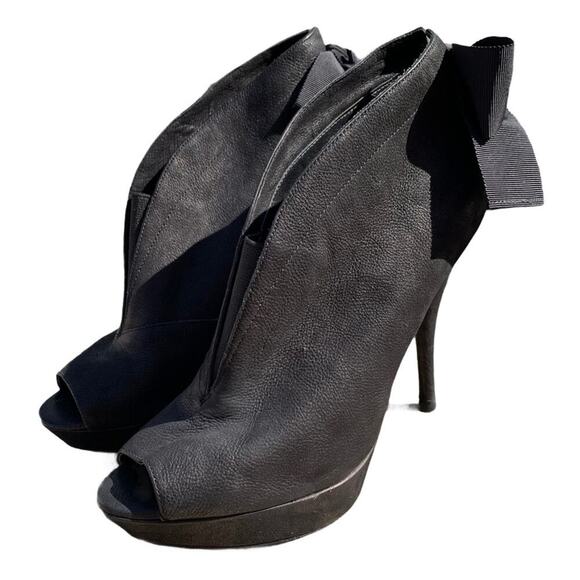Vera Wang Shoes Royce Bow Back Leather Stiletto Peep Toe Ankle Bootie 9M y2K - Picture 1 of 11